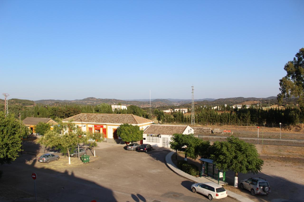 Hotel Entreolivos El Pedroso Extérieur photo